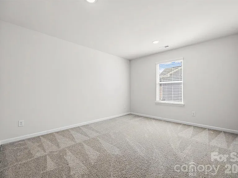 7024 Maple Run Cir — Photo 34