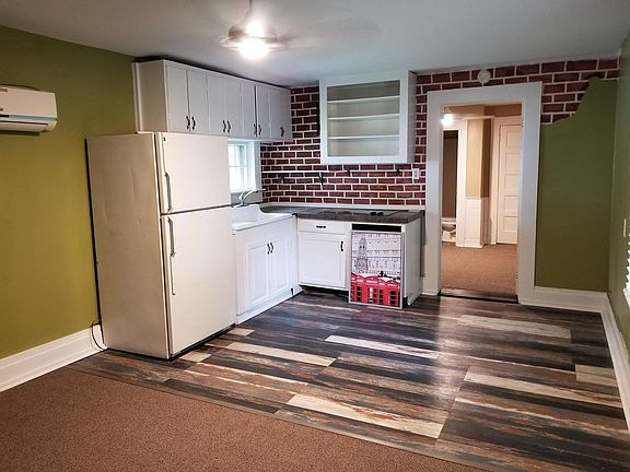 4th image of 1522 Central Ave