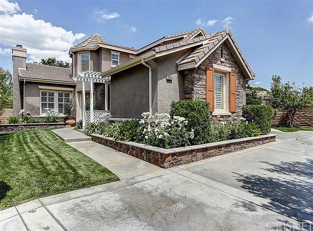 FRONT:  Long driveway, private cul de sac
