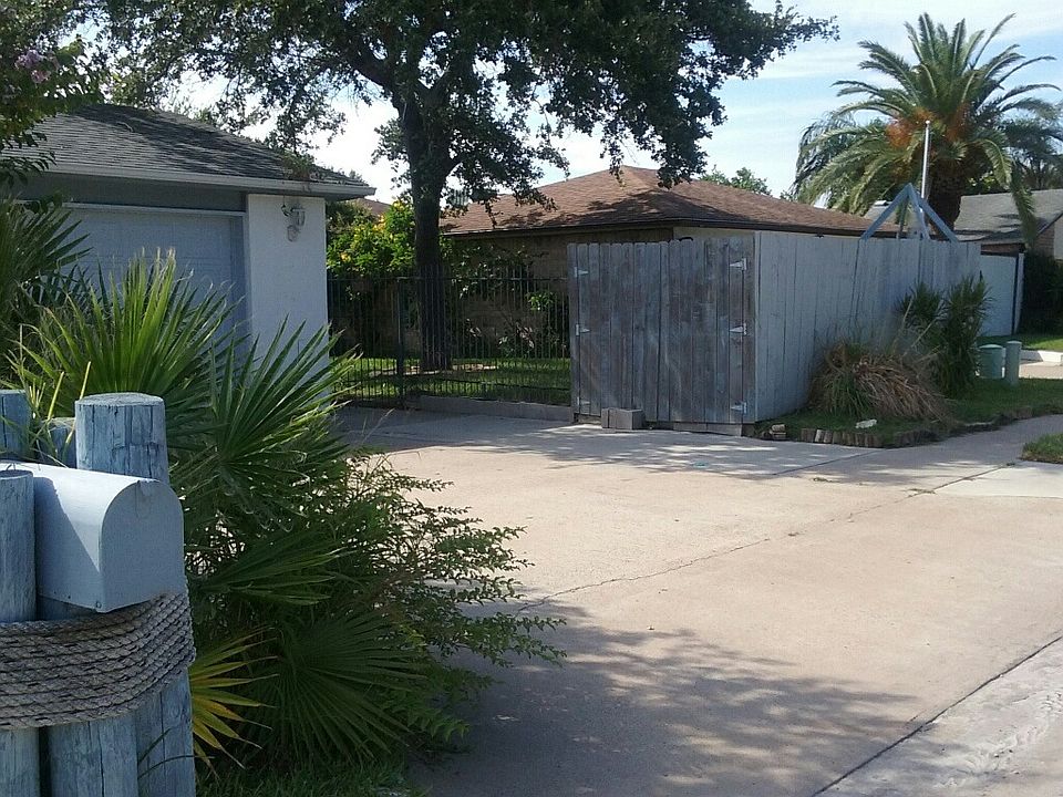 1st image of 802 Oriole St