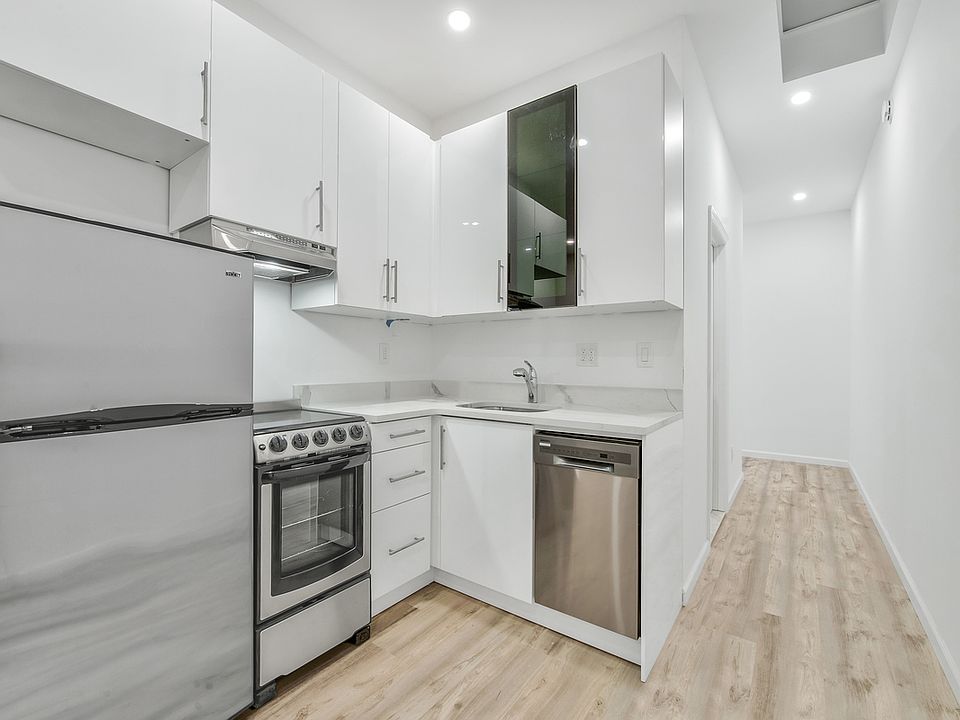 1st image of 249 E 82nd St #4
