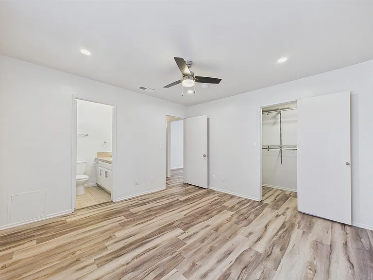 426 E Cedar Ave — Photo 11