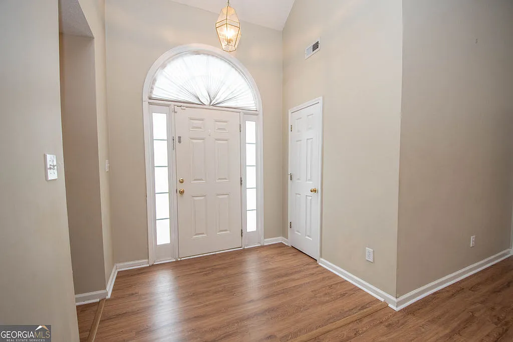 4 bed, 2.0 bath, 1773 sqft, $2,250 — Photo 3