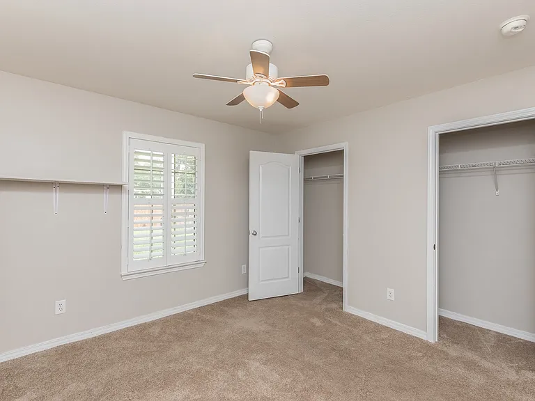 8770 Kennedy Dr — Photo 19