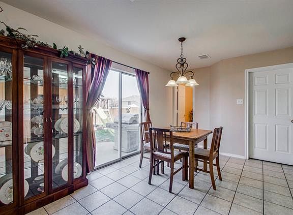 5th image of 228 Hilltop Dr