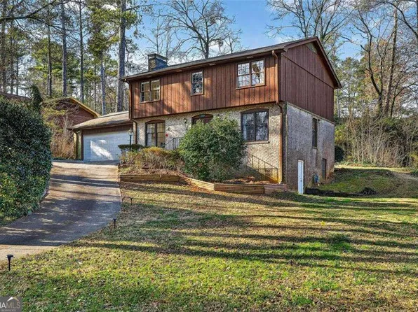571 Tahoe Cir, Stone Mountain, GA 30083