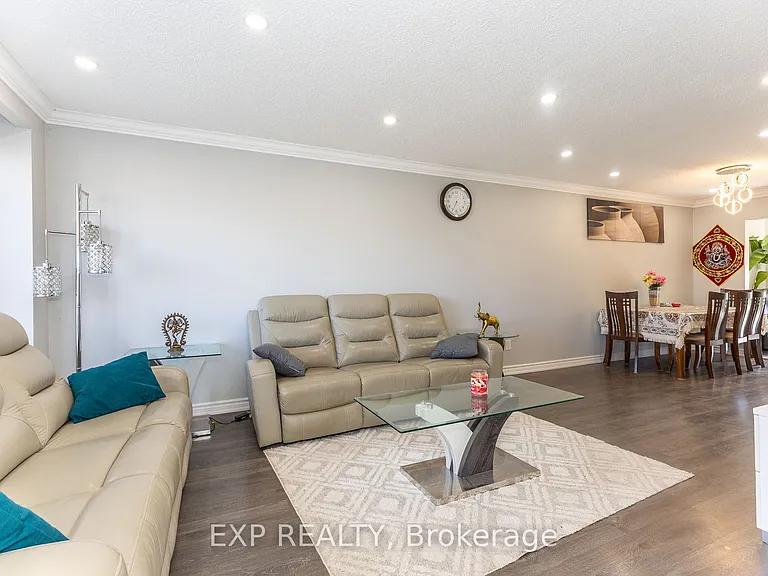 3270 Klaiman Dr — Photo 24