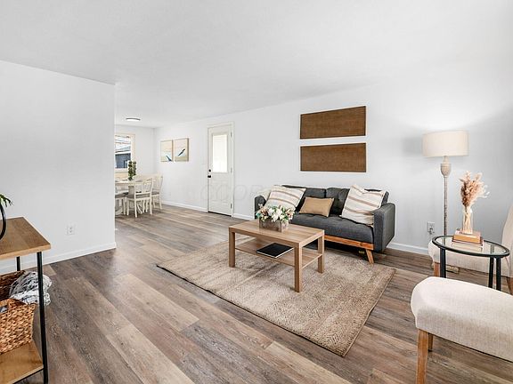 3rd image of 6336 Archmere Sq E
