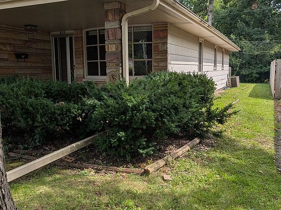 5th image of 420 Earl Ave