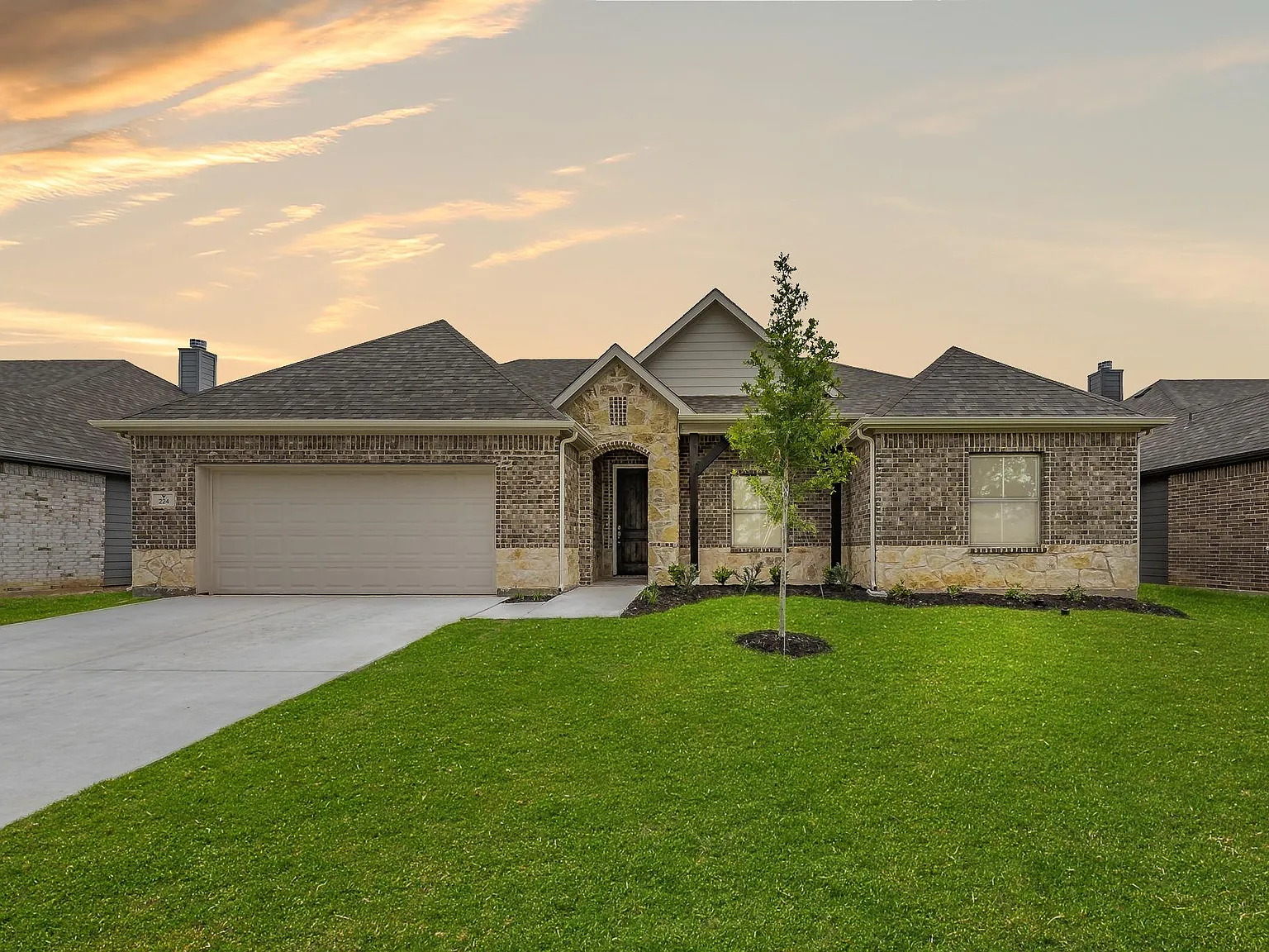 3 bed, 2.5 bath, 1765 sqft, $2,599 — Photo 3