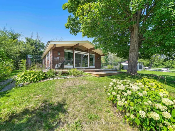 2238 Lakeshore Rd E, Oro Medonte, ON L0L 1T0