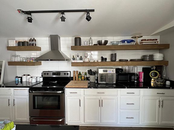 2nd image of 88 Dean Ray Ct