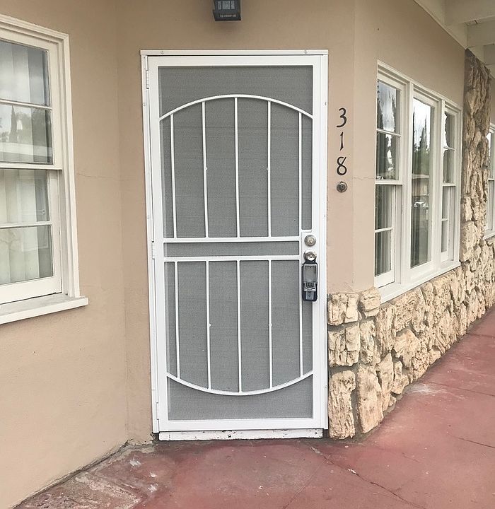 1st image of 318 W 7th Ave