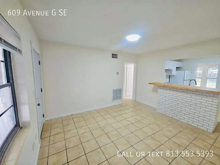 609 Avenue G SE — Photo 11