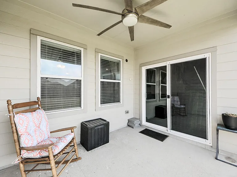 1024 Banyon Tree Ln — Photo 27