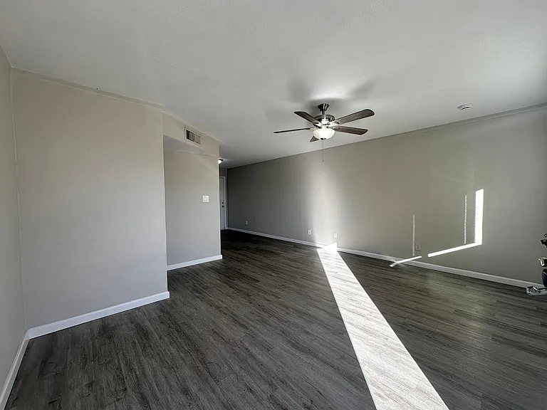 416 W 12th St #8 — Photo 15