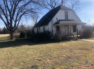 412 N B St, Ionia, MO 65335