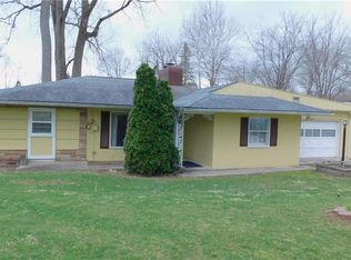 1147 N Middle Dr, Greenville, OH 45331