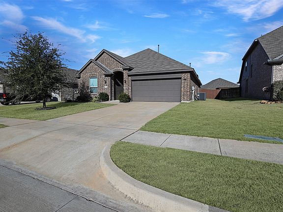 3rd image of 512 McCoy Dr