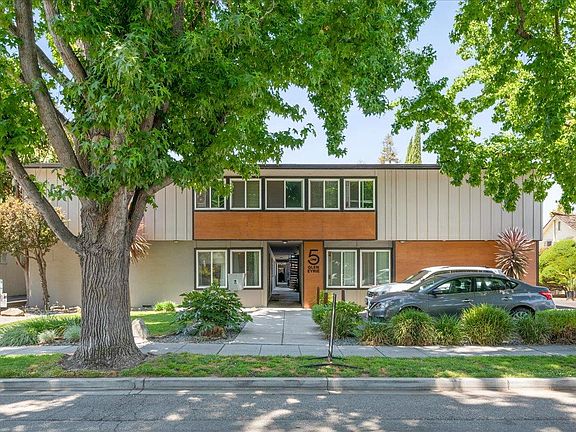 2nd image of 51 Glen Eyrie Ave