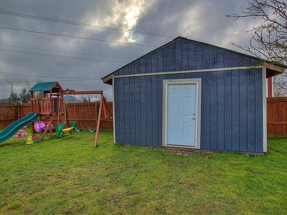4th image of 649 Myrtine St