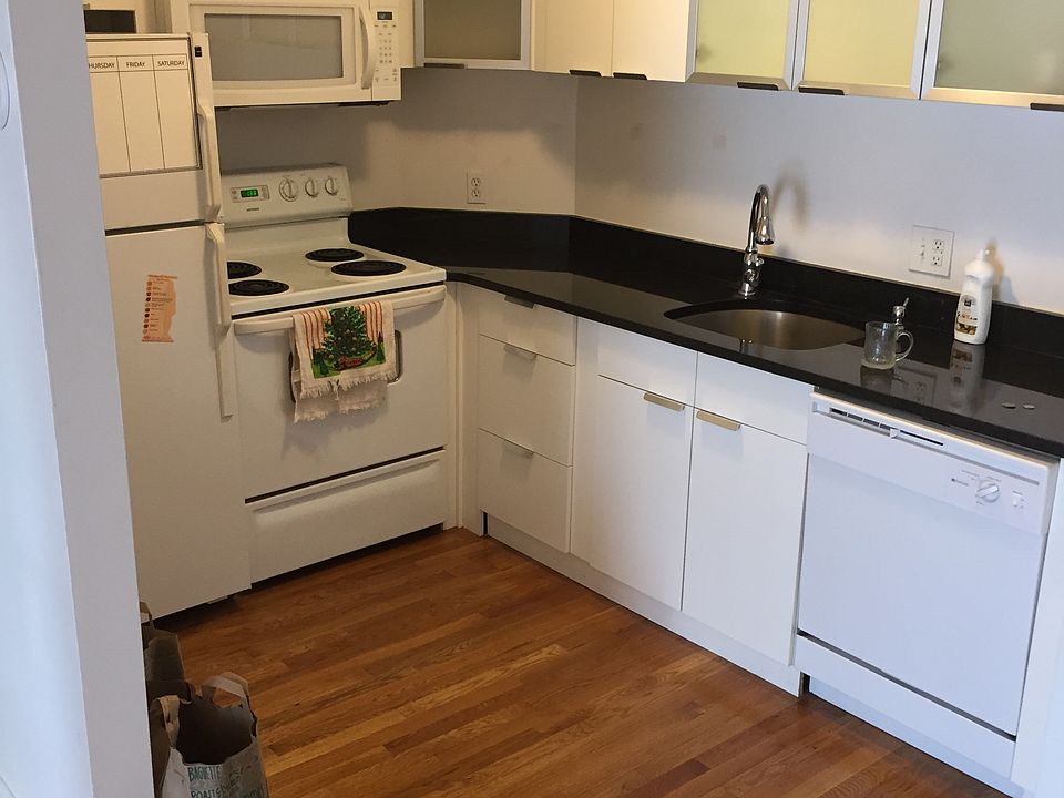 1st image of 806 Centre St #3F