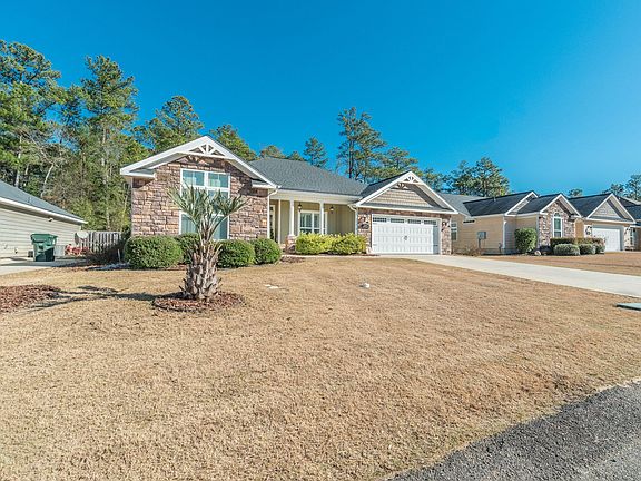 3rd image of 351 Loudoun Dr