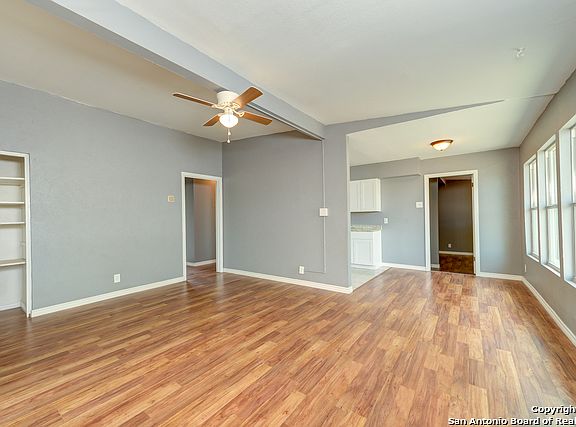 3rd image of 1930 W Hutchins Pl