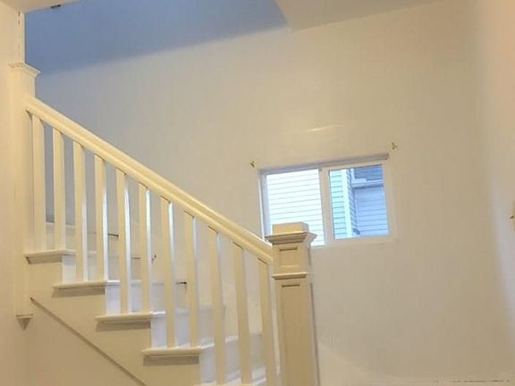 5th image of 719 E Avenue B