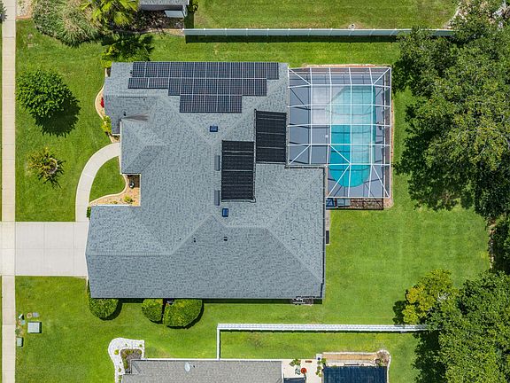 5th image of 1308 Crepe Myrtle Ln