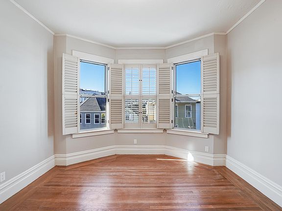 2nd image of 3136 Steiner St