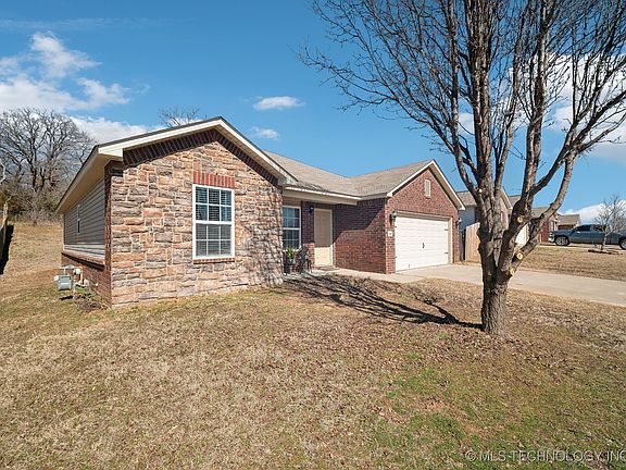2nd image of 1345 Panther Ln