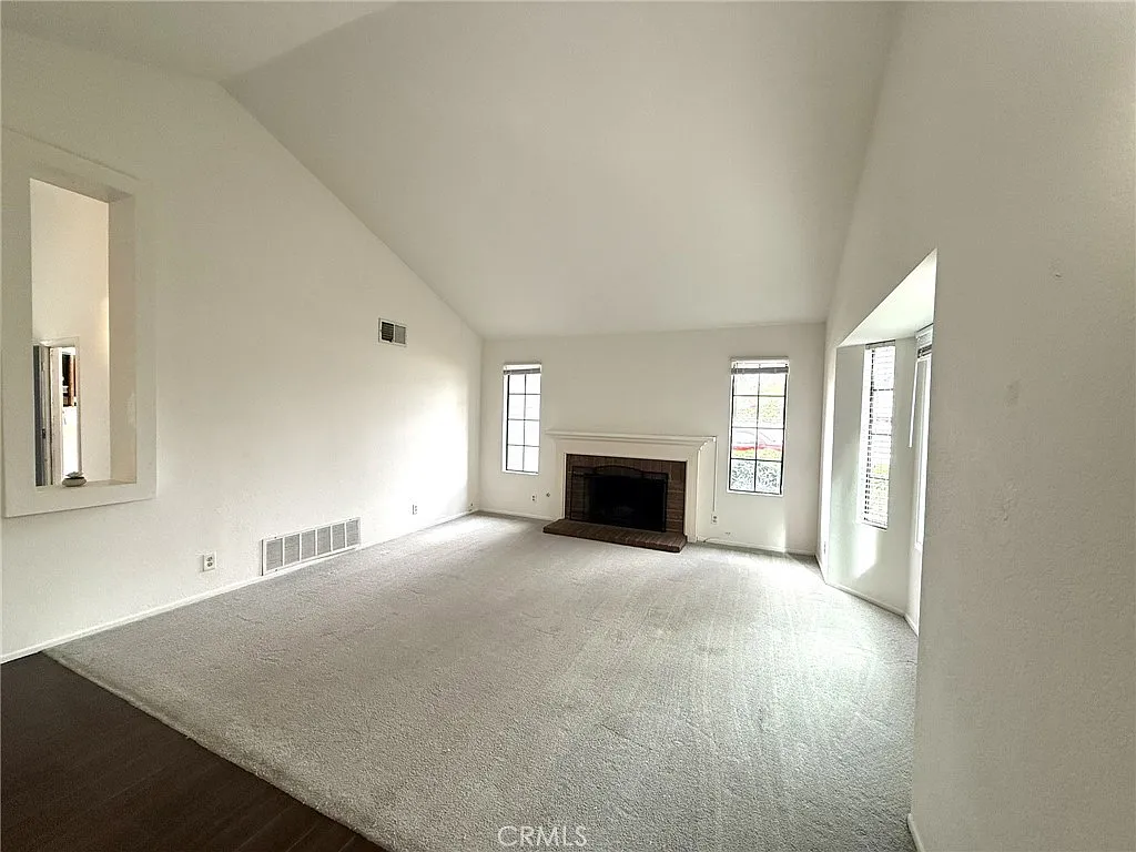 3 bed, 1556 sqft, $4,500 — Photo 3