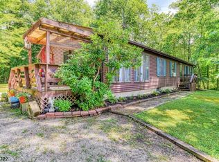 7 Walnut St, Newton, NJ 07860