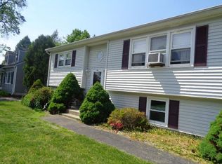 65 Briggs St FL 2ND, Easthampton, MA 01027