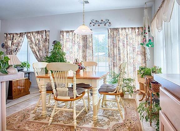 5th image of 38 Glenmoor Cir N
