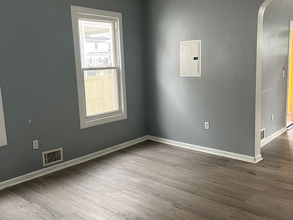 5th image of 415 Hamilton Ave #1