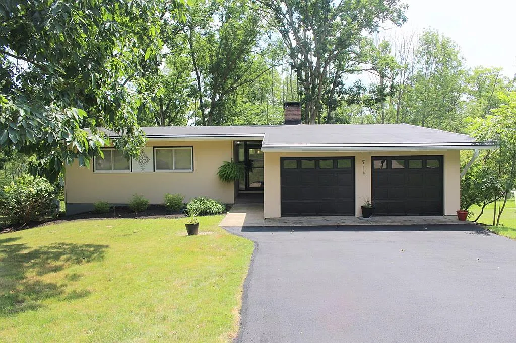 7 Deerfield Dr photo 1