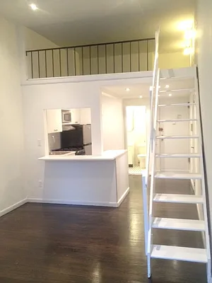 Rented by Mirador Real Estate | media 13