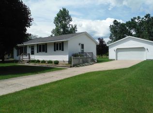 707 Middle St, Newaygo, MI 49337