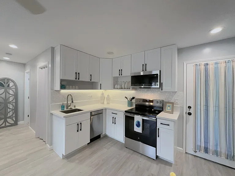 3368 Maunaloa Ave — Photo 3
