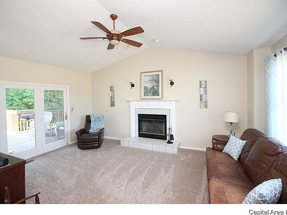 3rd image of 14 Belridge Dr
