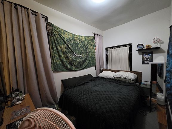 4th image of 2315 N Oakley Ave #1A