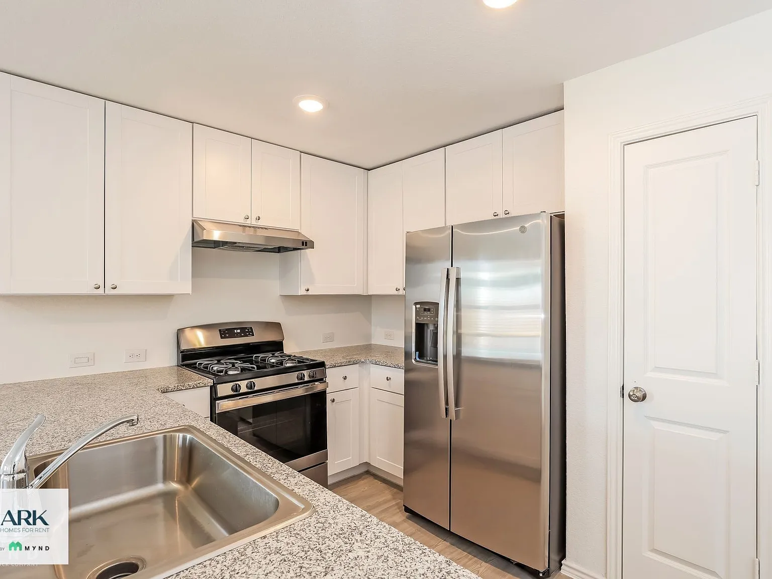 3 bed, 2.0 bath, 1474 sqft, $1,849 — Photo 3