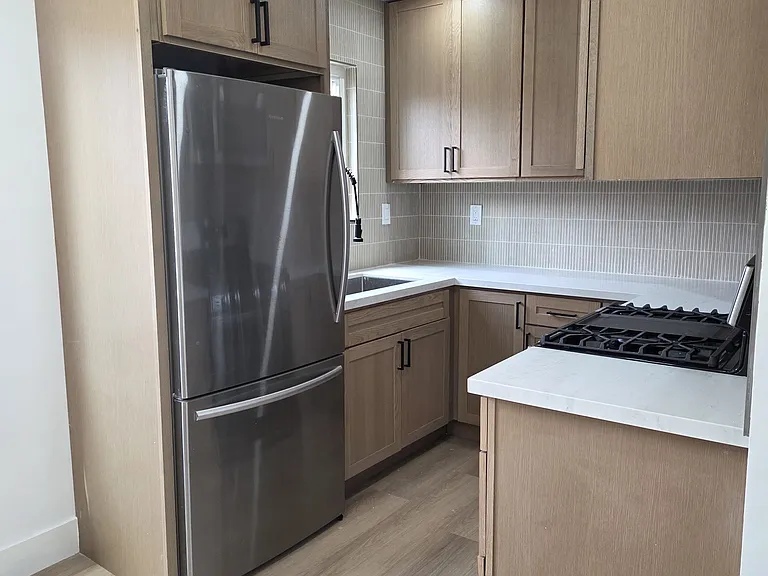 160 Hemlock Ave #2 — Photo 5