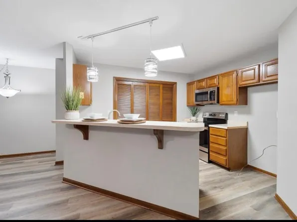 202 Park De Ville Pl, Columbia, MO 65203