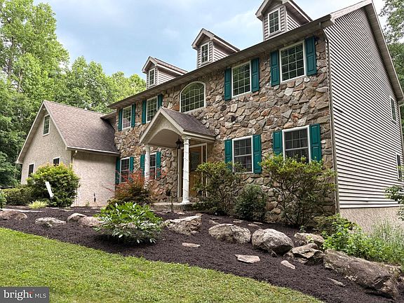 4th image of 52 Hess Rd