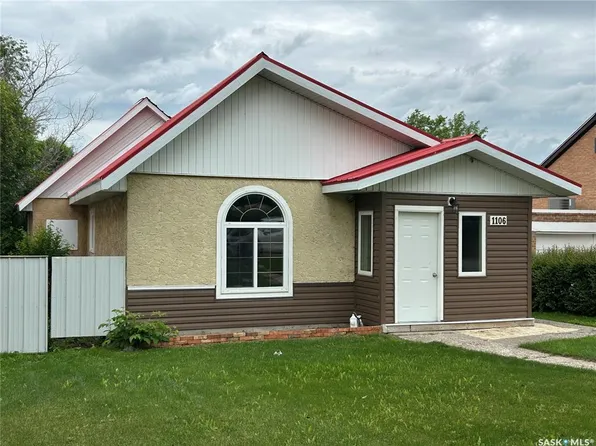 1106 1st STREET, Estevan, SK S4A 0G9