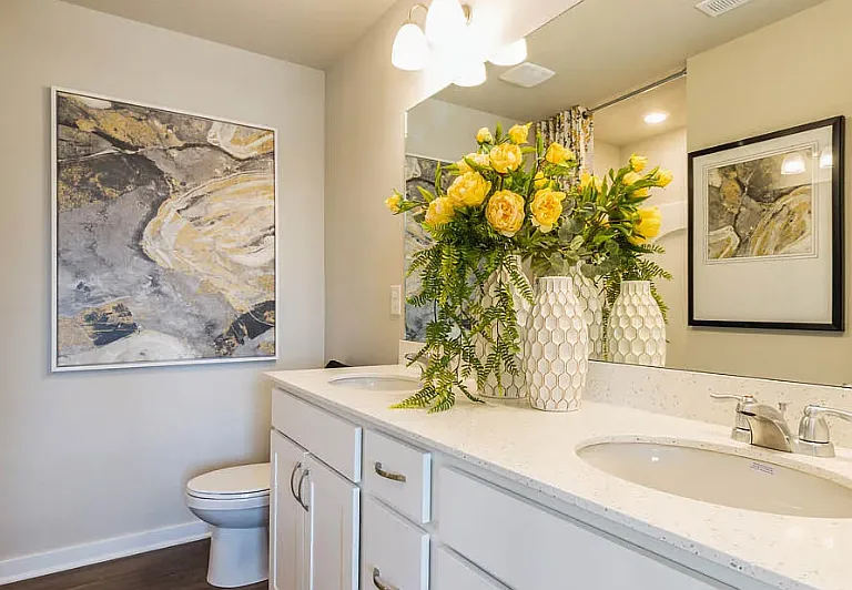 869 NE Traverse Dr — Photo 9