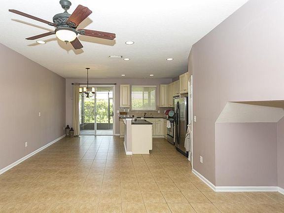 4th image of 220 Sienna Pl